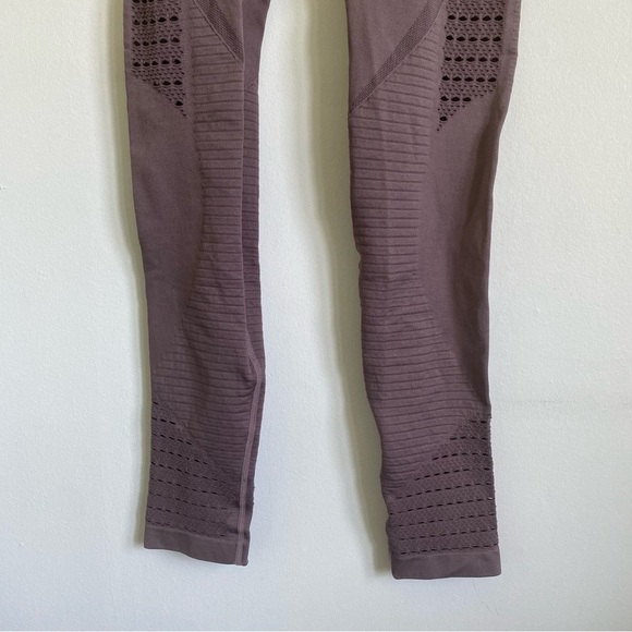 Gymshark High-Rise Energy Seamless Leggings in Dusty Lilac Purple • S Small - Picture 4 of 8